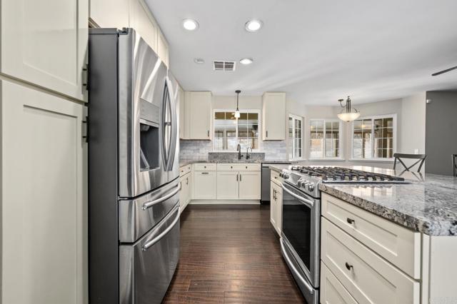 Detail Gallery Image 4 of 46 For 73853 Playa Vista Dr, Twentynine Palms,  CA 92277 - 3 Beds | 2 Baths