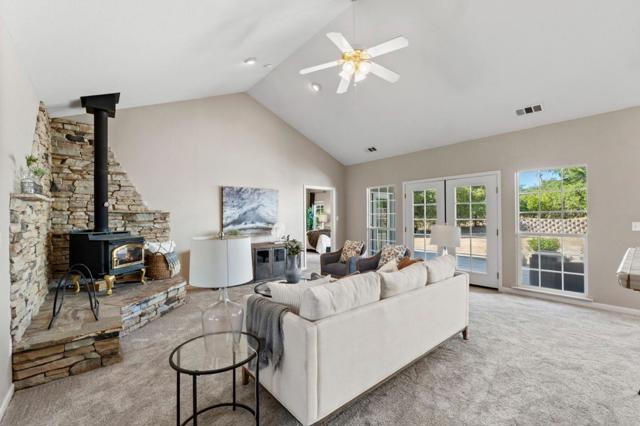 Image 10 of 90 For 157 Oak Knoll Court