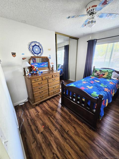 1552 Merlot Ct, Vista CA: https://media.crmls.org/mediaz/f6c25ef5-8054-400e-ab4d-8763066038fe.jpg