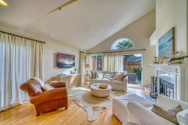 388 Greenbrier Road, Half Moon Bay CA: https://media.crmls.org/mediaz/f6c26c13-0db4-4f60-9472-233c10ec3f1e.jpg