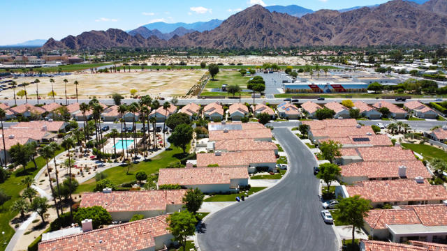 43870 Via Granada, Palm Desert CA: https://media.crmls.org/mediaz/f6c311e1-3510-434f-a71f-3e3f119372ac.jpg
