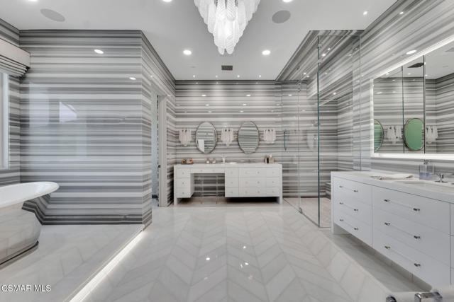 2259 Melford Court, Westlake Village CA: https://media.crmls.org/mediaz/f6c38af4-cd77-458b-a6c3-f4e5eaefec2d.jpg