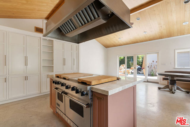 2049 Watson Street, Glendale CA: https://media.crmls.org/mediaz/f6c414d3-eeef-485d-9d20-ab9aa57d23fb.jpg