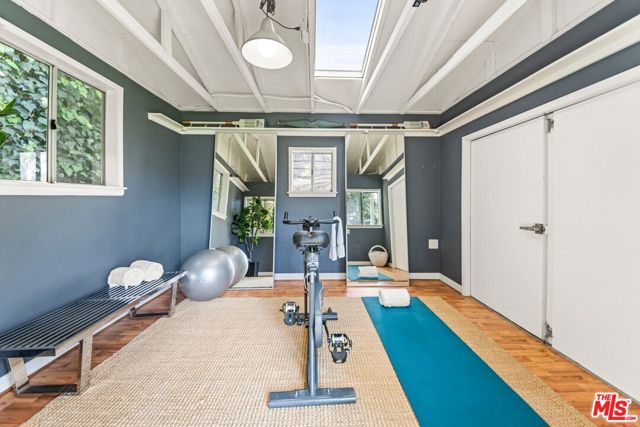 2107 Coldwater Canyon Drive, Beverly Hills CA: https://media.crmls.org/mediaz/f6c4c96c-24a7-4b2e-8719-d8a2e89b9811.jpg
