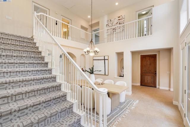 10828 Inspiration Cir, Dublin CA: https://media.crmls.org/mediaz/f6c5a525-e4a3-453e-83e7-8f7090970e99.jpg
