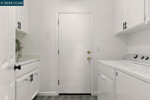 5220 Portillo Valley, San Ramon CA: https://media.crmls.org/mediaz/f6c5b541-ba97-47c6-a3f5-8380f5bc660a.jpg