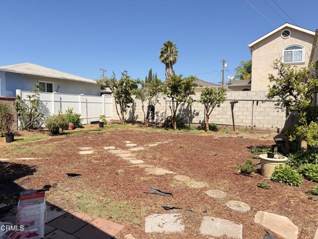 9721 Emperor Avenue, Arcadia CA: https://media.crmls.org/mediaz/f6c5c954-0c40-4ae5-a6d6-edb662353fed.jpg