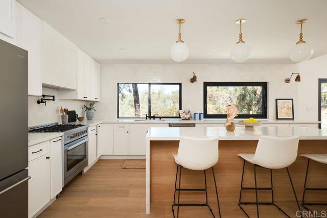 2025 Valley Road, Oceanside CA: https://media.crmls.org/mediaz/f6c5f567-d320-4fe7-a323-b6e6c48f1609.jpg
