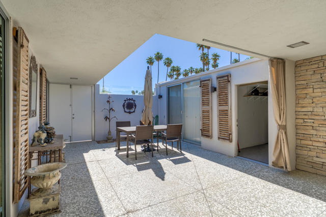 74 Lakeview Drive, Palm Springs CA: https://media.crmls.org/mediaz/f6c6c16a-3e62-4917-a122-5afeb6a4c702.jpg