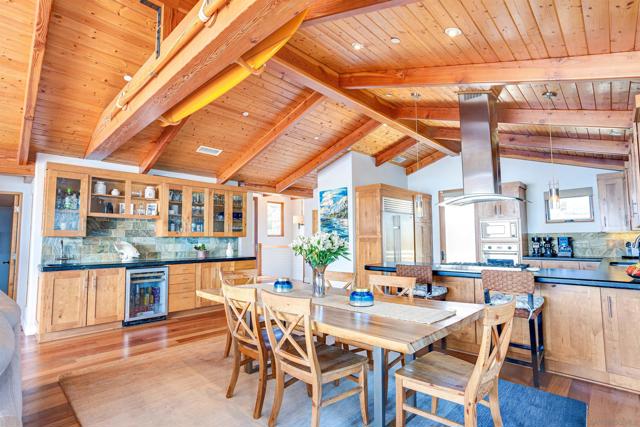 1464 Summit Ave, Cardiff by the Sea CA: https://media.crmls.org/mediaz/f6c7aded-b546-4170-acf2-b3ab16ed457c.jpg