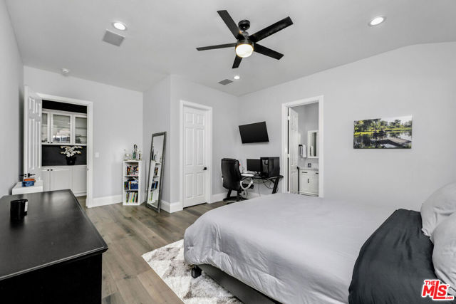 1 Falconridge Drive, Coto de Caza CA: https://media.crmls.org/mediaz/f6c7c034-73e5-4c65-b76a-41cbee8ba577.jpg