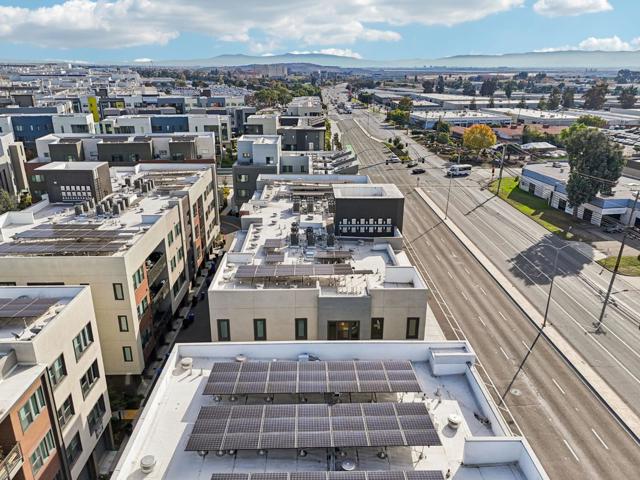 45058 Fremont Boulevard, Fremont CA: https://media.crmls.org/mediaz/f6c8b685-df7c-4995-9b08-b39456c205f1.jpg