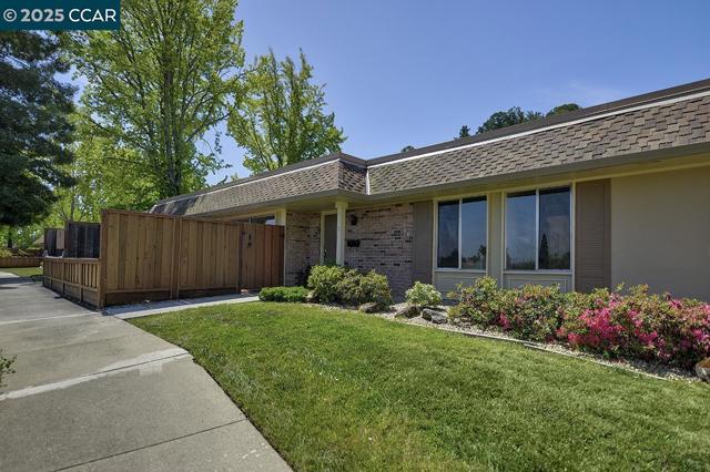 2101 PTARMIGAN DR, Walnut Creek CA: https://media.crmls.org/mediaz/f6c8d3dc-0b41-4b00-9569-a0122fad22c2.jpg