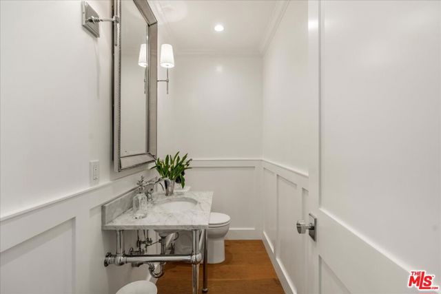1664 Amherst Avenue, Los Angeles CA: https://media.crmls.org/mediaz/f6c8f1e8-e345-4076-a2ee-2b48fcb14350.jpg