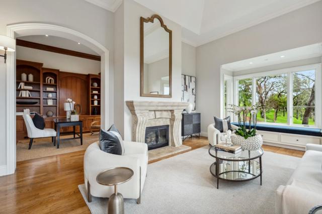 4 Buck Meadow Drive, Portola Valley CA: https://media.crmls.org/mediaz/f6c9045a-48f2-4961-98bf-47d479b1a8b2.jpg