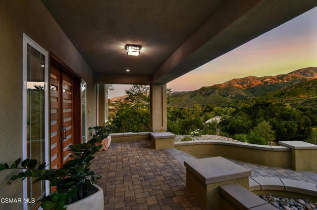 29677 Mulholland Highway, Agoura Hills CA: https://media.crmls.org/mediaz/f6c97dae-2fc6-4445-a593-9b05e3db1a23.jpg