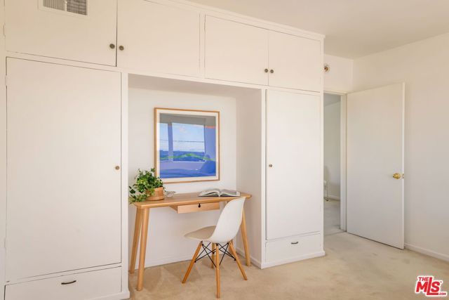 810 Franklin Street, Santa Monica CA: https://media.crmls.org/mediaz/f6c9a9d8-6ed2-4545-8a65-011171545580.jpg