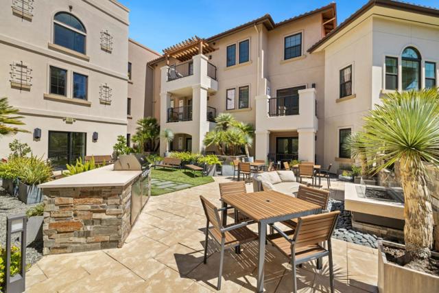 777 Walnut Street, San Carlos CA: https://media.crmls.org/mediaz/f6c9e5ba-3454-474a-b475-99336208dbf4.jpg