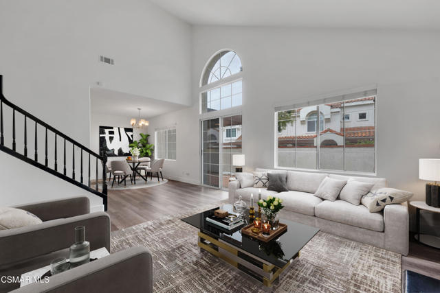 237 Camino Toluca, Camarillo CA: https://media.crmls.org/mediaz/f6c9fd91-07bf-4f96-8fe8-deecf97366d4.jpg