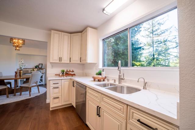 4652 Fairway Drive, Rohnert Park CA: https://media.crmls.org/mediaz/f6ca865f-b04a-40c1-8a00-5a5cc660af6c.jpg