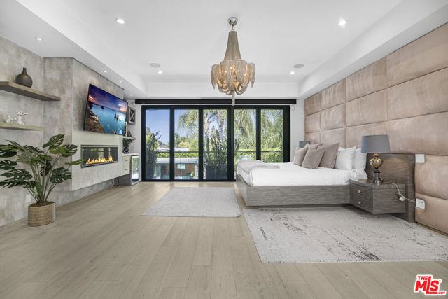 5304 Louise Avenue, Encino CA: https://media.crmls.org/mediaz/f6ca9d78-1b76-457e-9434-d0223a045182.jpg