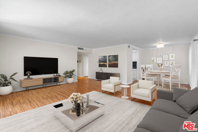 818 S Lucerne Boulevard, Los Angeles CA: https://media.crmls.org/mediaz/f6cb48fd-757b-44bb-aae3-dd073868d90e.jpg