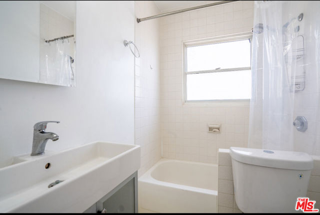 1240 Lodi Place, Los Angeles CA: https://media.crmls.org/mediaz/f6cbba0e-b212-4a2e-948c-42815516c668.jpg