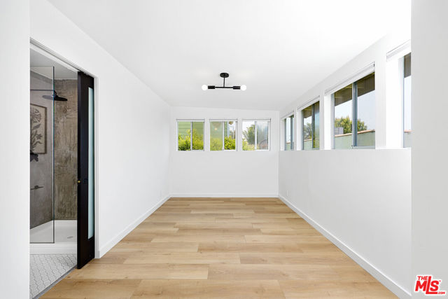 519 1/2 San Juan Avenue, Venice CA: https://media.crmls.org/mediaz/f6ccc3ee-d272-4b25-b1a9-758058dc4d6e.jpg