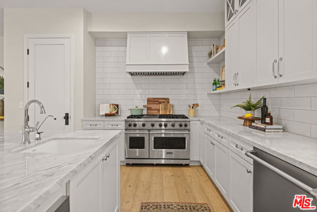 3520 Butler Avenue, Los Angeles CA: https://media.crmls.org/mediaz/f6cccdf5-450a-46db-9ddf-6e7163b80796.jpg