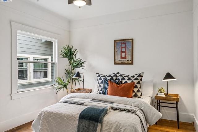 3215 Liberty Ave, Alameda CA: https://media.crmls.org/mediaz/f6cd3be7-e092-4bb8-a643-e915689bf6b3.jpg