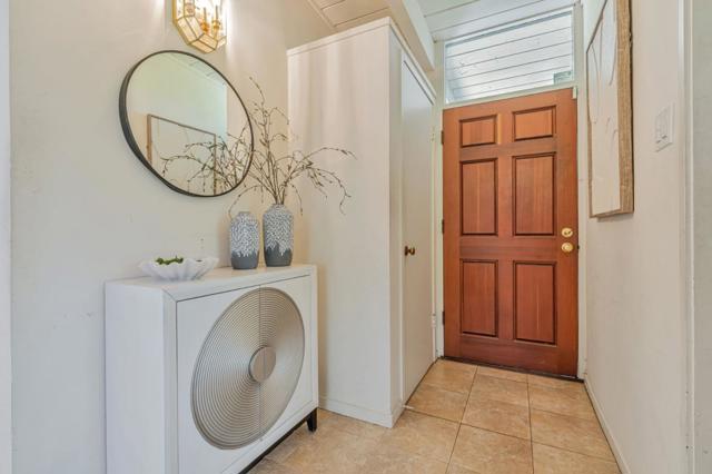 26 Roosevelt Circle, Palo Alto CA: https://media.crmls.org/mediaz/f6cd538c-bc27-48cd-86d9-5eaf6c52c93d.jpg