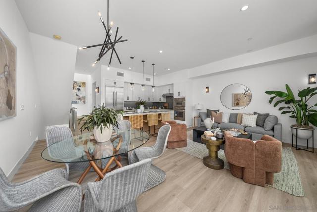 2646 State Street, Unit D, Carlsbad CA: https://media.crmls.org/mediaz/f6cd612b-9fa8-404e-90df-449098031913.jpg