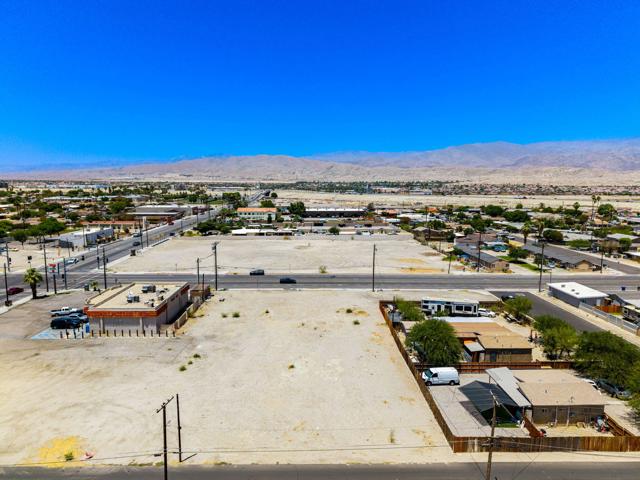 83037 Ave 44, Indio CA: https://media.crmls.org/mediaz/f6cd748c-3c2c-4c4a-83a7-16fce6dfcf41.jpg