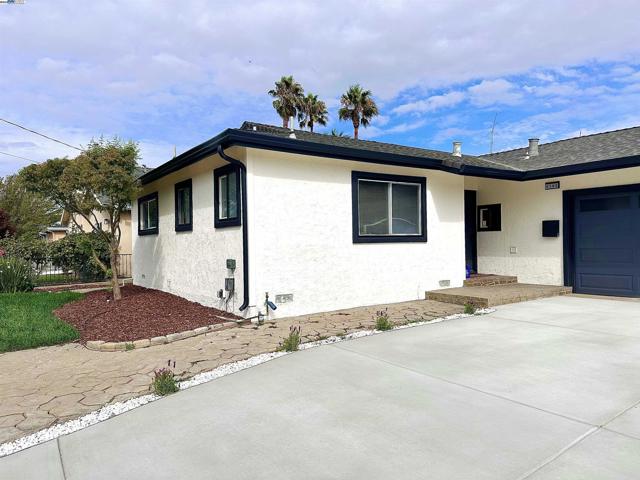6588 Flanders Dr, Newark CA: https://media.crmls.org/mediaz/f6ce350c-828d-4bf1-be46-b50df6c635f1.jpg