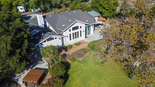 3121 Alta Verde, Fallbrook CA: https://media.crmls.org/mediaz/f6ce6a8e-56d7-4589-8e92-5b4e8ecfabf4.jpg