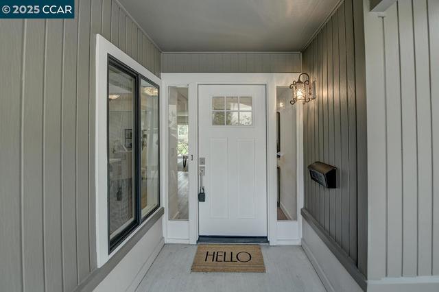 1317 Stanley Dollar Dr, Walnut Creek CA: https://media.crmls.org/mediaz/f6ce6e84-52f6-4ffe-a476-8259fab60043.jpg