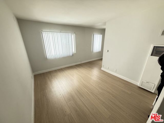 627 Coronado Terrace, Los Angeles CA: https://media.crmls.org/mediaz/f6cedcdd-5fbc-4561-9617-c608fec7b9b4.jpg