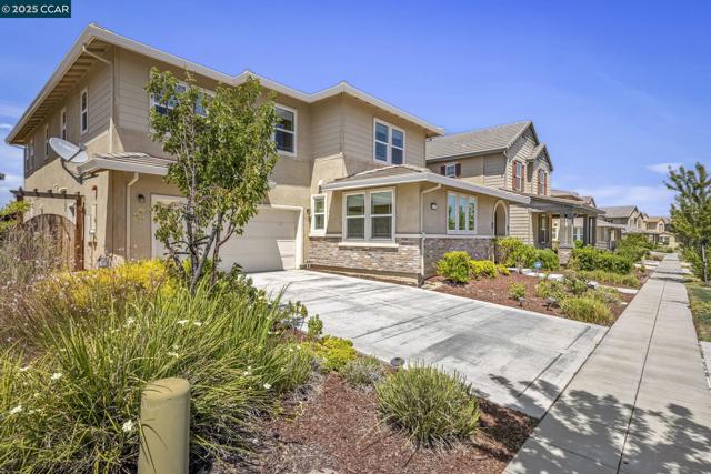 589 W Huntington Ave, Mountain House CA: https://media.crmls.org/mediaz/f6cf4635-eaaf-43a2-b5f2-141c5035f8f1.jpg