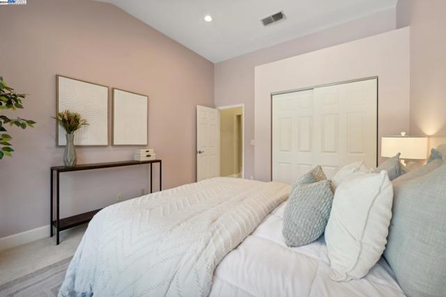 108 Kingswood Cir, Danville CA: https://media.crmls.org/mediaz/f6cf81b0-f392-486f-aa89-b68f7df13f57.jpg