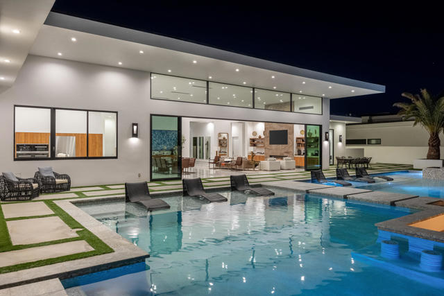 1 Bravo Court, Rancho Mirage CA: https://media.crmls.org/mediaz/f6cfb089-8cb1-4057-9a0b-2a4244232f05.jpg
