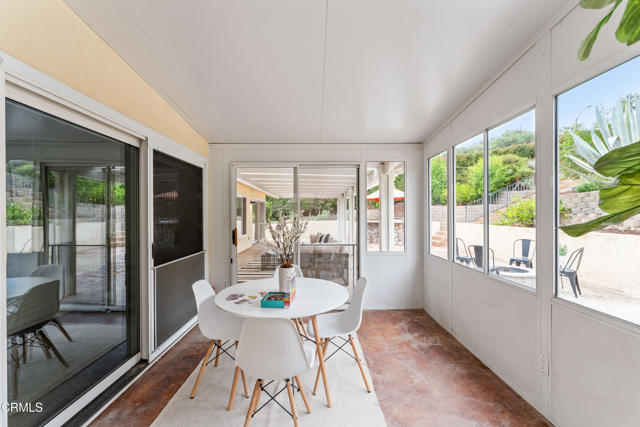 7017 Sonora Court, Ventura CA: https://media.crmls.org/mediaz/f6cfc4f2-5c15-4638-9c7c-5fabeb9d3052.jpg