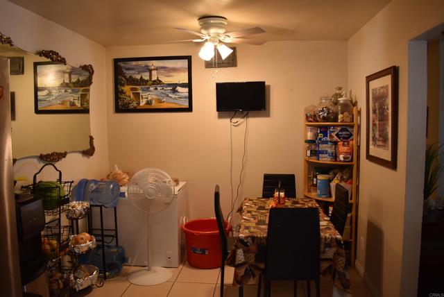 384 I Street, Chula Vista CA: https://media.crmls.org/mediaz/f6d082cb-6083-49a0-8bc4-19a242b7a0fc.jpg