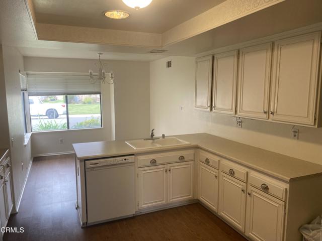 Detail Gallery Image 5 of 18 For 17109 Village 17, Camarillo,  CA 93012 - 2 Beds | 2 Baths