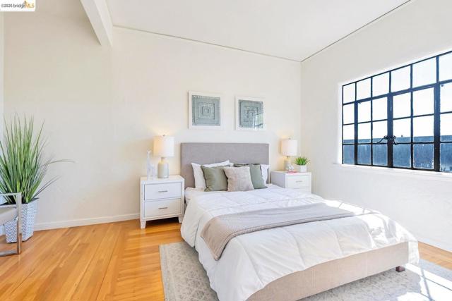 Image 13 of 41 For 848 Stannage Ave 11