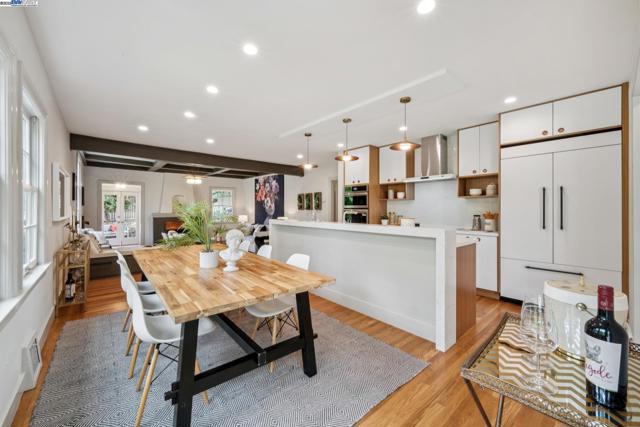 198 BRET HARTE ROAD, Berkeley CA: https://media.crmls.org/mediaz/f6d1a038-62d2-4e02-a7b3-935baf2ff447.jpg