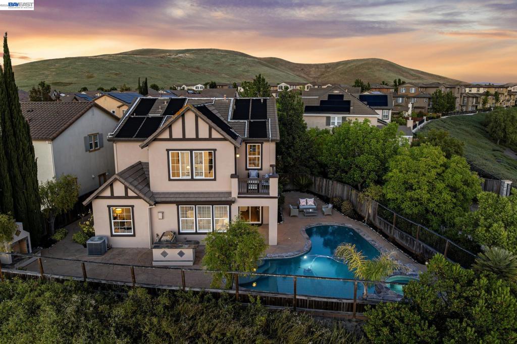 122 Paddington Ct