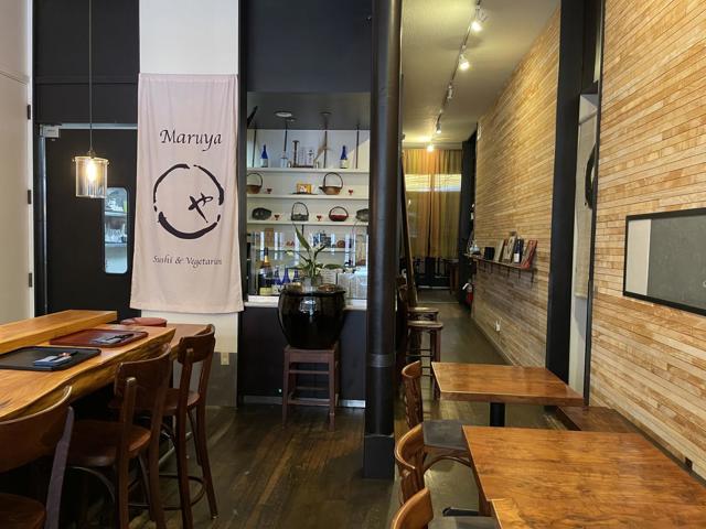 2931 2931 16th Street, San Francisco CA: https://media.crmls.org/mediaz/f6d27175-56c2-4485-85dd-47da5cf9f959.jpg