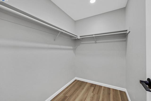 1942 Sherman Dr, Union City CA: https://media.crmls.org/mediaz/f6d3916e-5dc4-4fb2-9a1f-47d7f4d49302.jpg