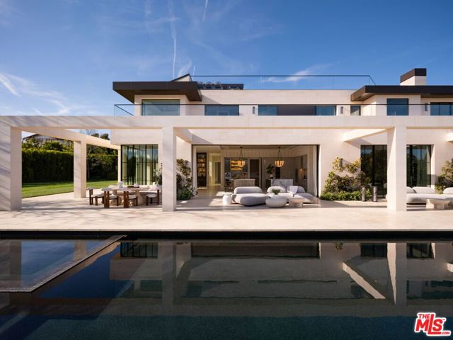 721 N Bonhill Road, Los Angeles CA: https://media.crmls.org/mediaz/f6d4174f-295f-482c-9e23-2b94332a2339.jpg