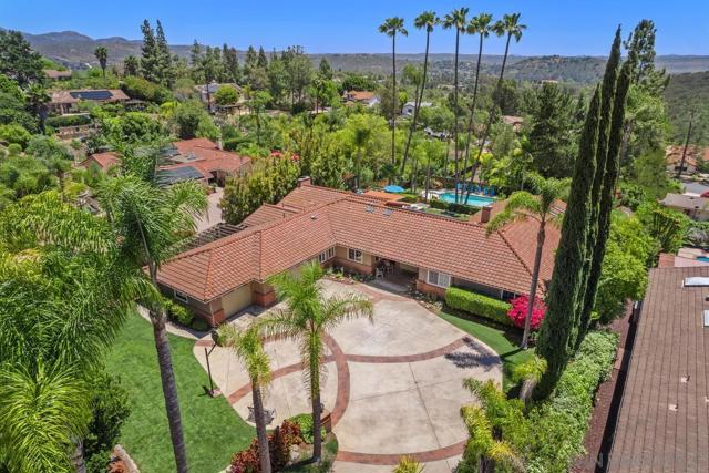 13627 Poway Springs Rd, Poway CA: https://media.crmls.org/mediaz/f6d41c20-2cdd-470f-b1e4-27155581b39c.jpg